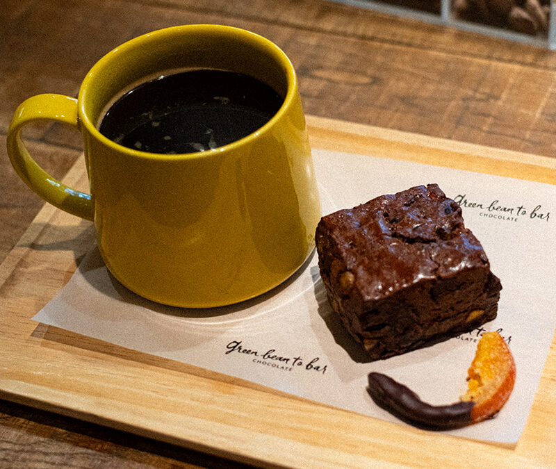 green bean to bar CHOCOLATE 福岡店のアメリカーノとスコーン